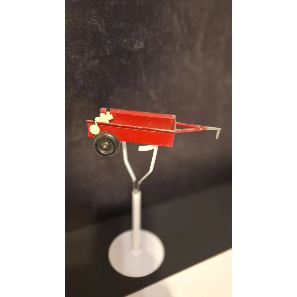 VINTAGE ERTL MANURE SPREADER FARM TRAILER DIE CAST TOY RED USA